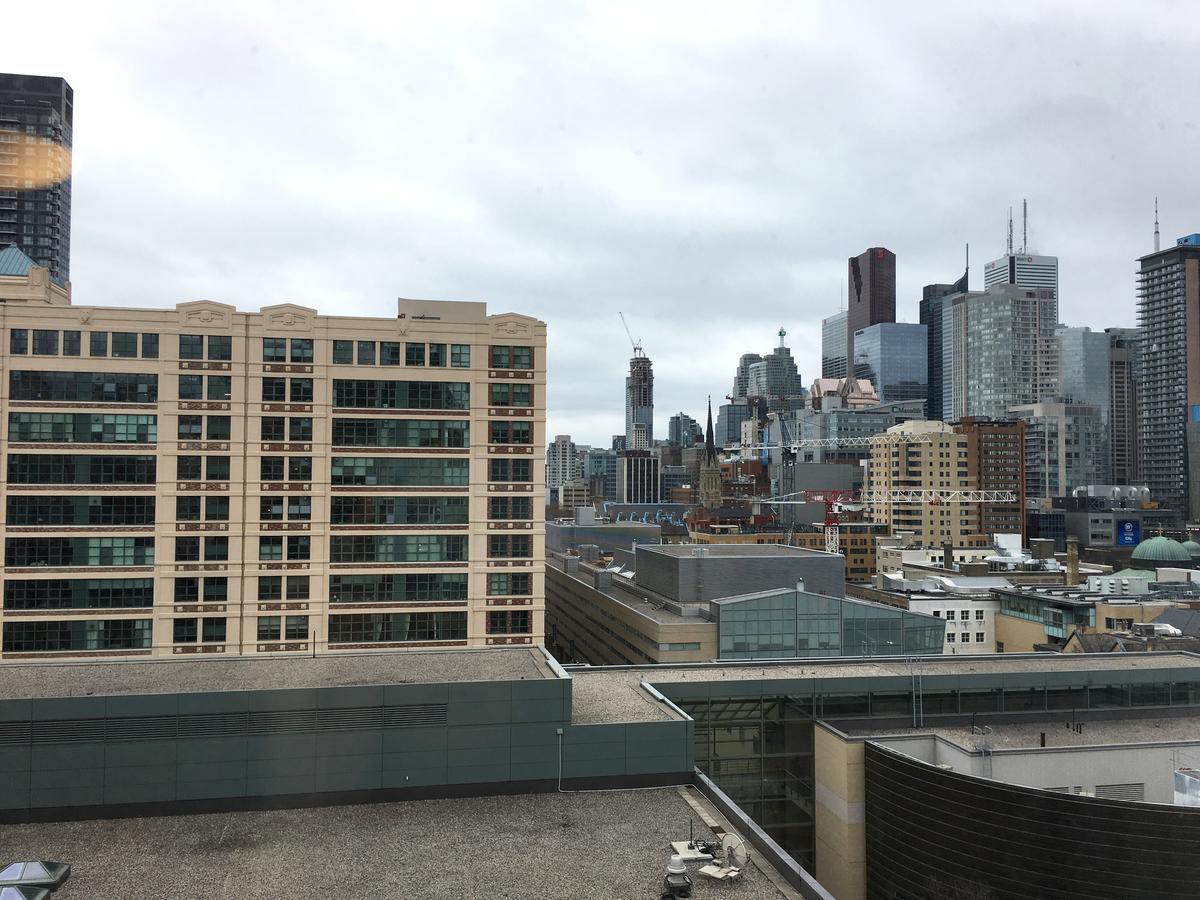 Toronto Metropolitan University- Pitman Hall Residence Luaran gambar